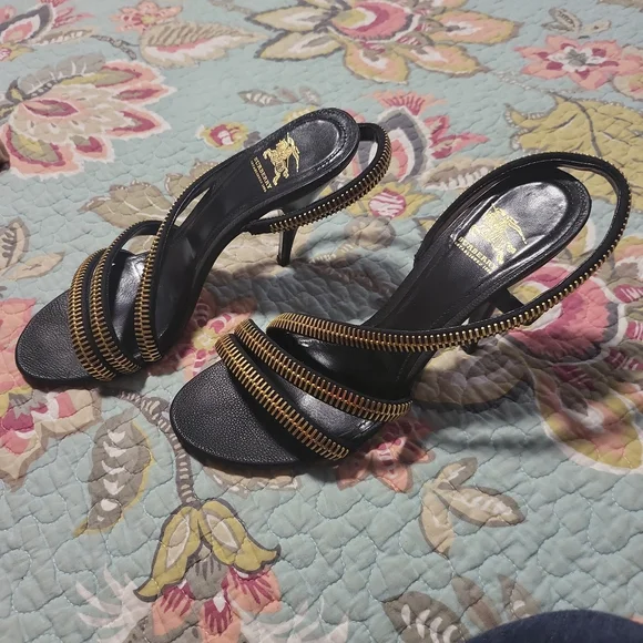 Burberry Zipper Slingback Heels - Picture 2 of 8